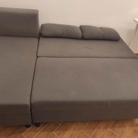Nice Room With 2 Shared Bathrooms ,Wc , 2Km To Old Town -100M From Metro Szwedzka Warsaw Exterior photo